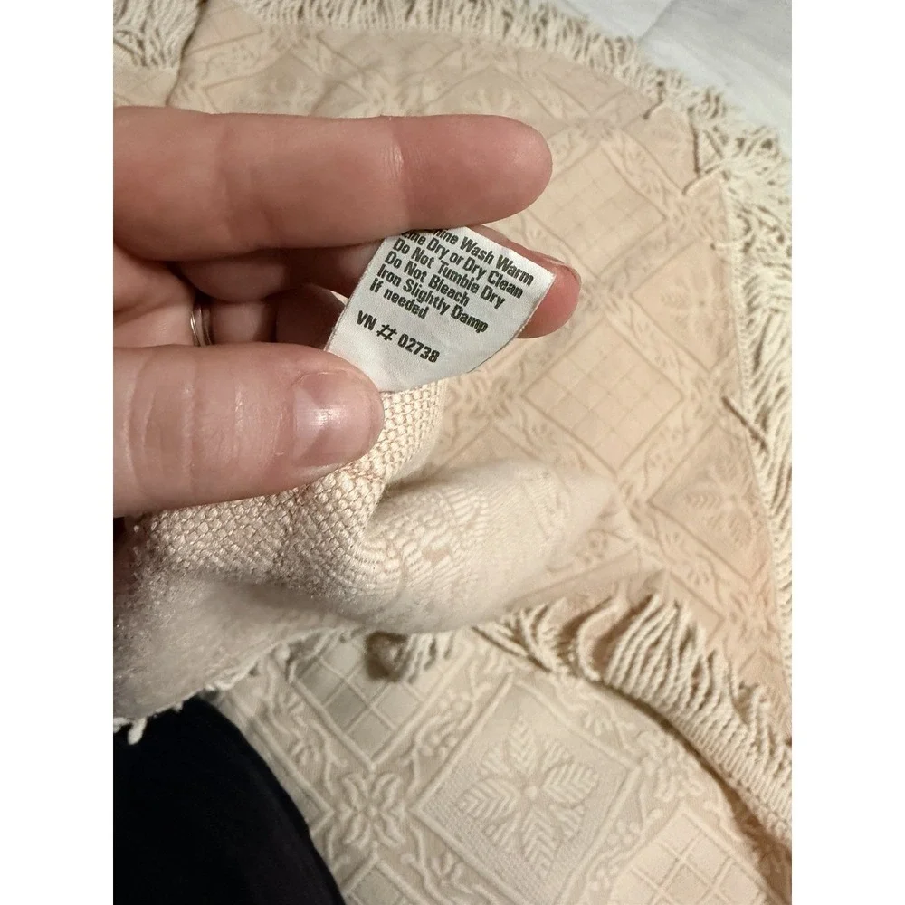 Vintage L.L. Bean Full Size‎ Coverlet Blanket Cream Fringe Portugal Geometric